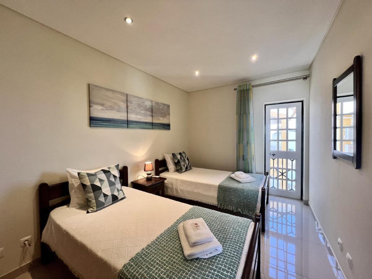 Quarteira Classic 1 With Pool By Homing Esterno foto