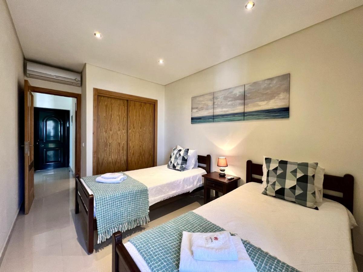 Quarteira Classic 1 With Pool By Homing Esterno foto