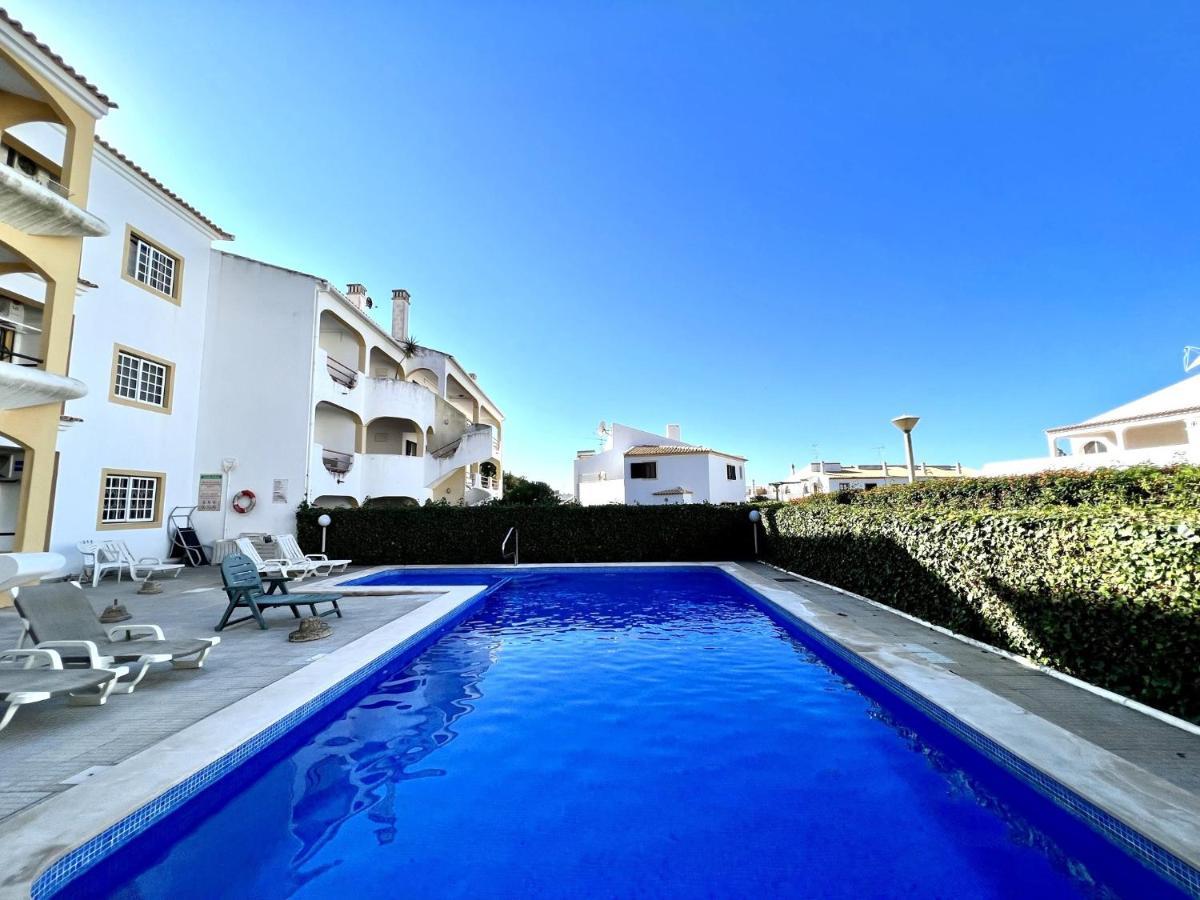 Quarteira Classic 1 With Pool By Homing Esterno foto