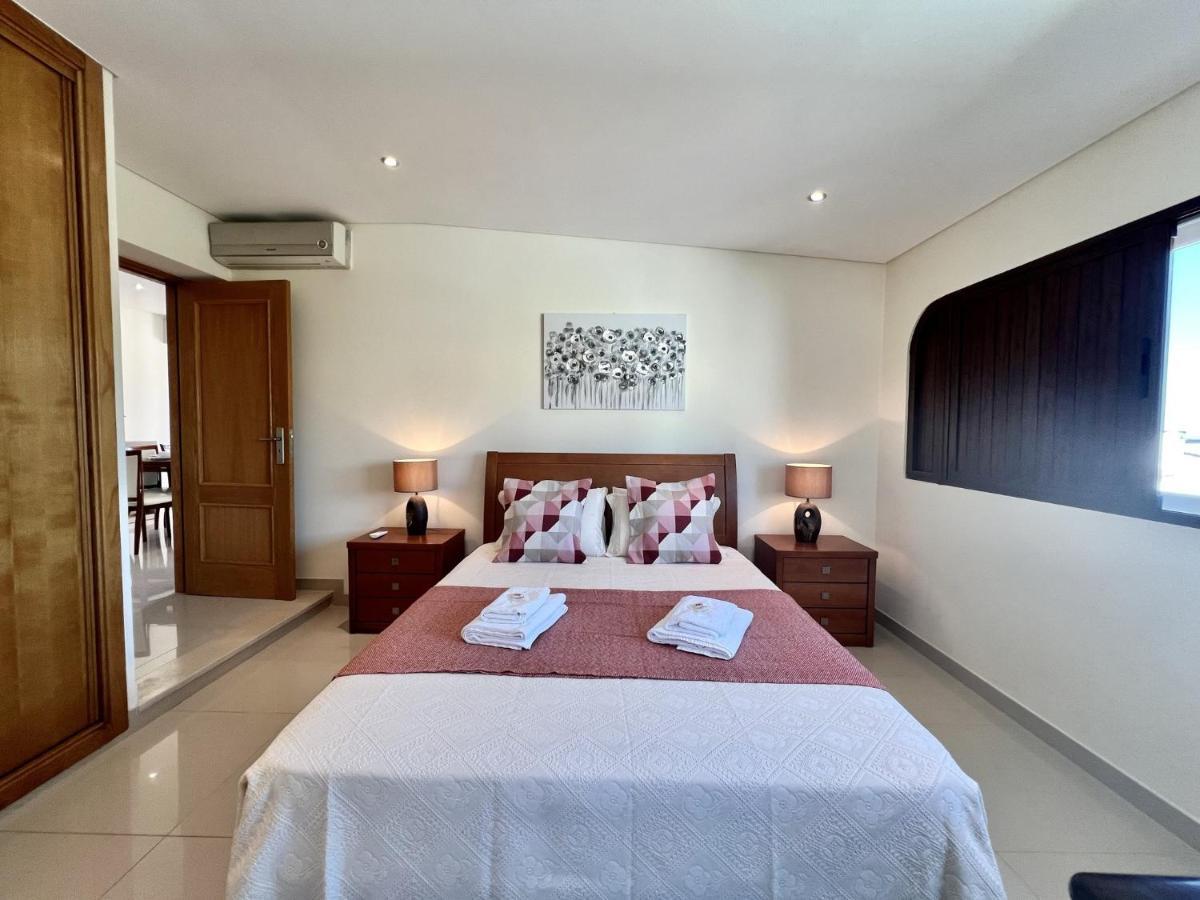 Quarteira Classic 1 With Pool By Homing Esterno foto